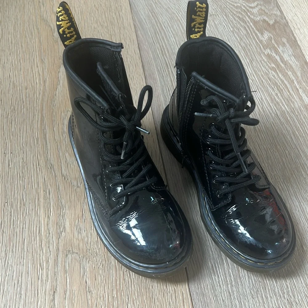Doc Marten’s Black Patent Leather Boots - 1460J Style. Size‎ 2.